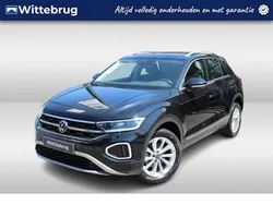 Zwart Gebruikt 2022 VW T-Roc Style SUV | € 25.450 (Eerlijke prijs)