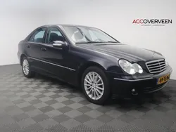 Blauw, metallic lak Gebruikt 2007 Mercedes C280 Avantgarde Sedan | € 7.950 (Eerlijke prijs)