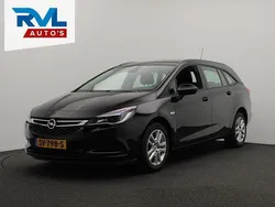 Zwart, metallic lak Gebruikt 2018 Opel Astra Edition Stationwagen | € 9.945 (Goede deal)
