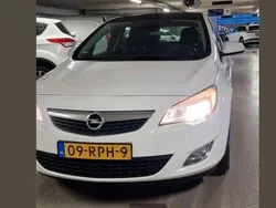 Wit Gebruikt 2011 Opel Astra Edition MPV | € 3.500 (Eerlijke prijs)