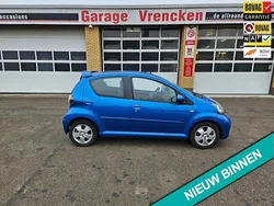 Blauw Gebruikt 2009 Toyota Aygo Hatchback | € 2.650 (Eerlijke prijs)