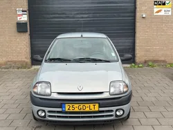 Grijs Gebruikt 2000 Renault Clio II Hatchback | € 1.750 (Goede deal)