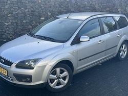 Grijs Gebruikt 2007 Ford Focus Futura Stationwagen | € 1.045 (Goede deal)