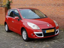 Rood Gebruikt 2010 Renault Scénic III Privilege MPV | € 7.950 (Duur)