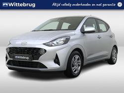 Grijs, metallic lak Gebruikt 2023 Hyundai i10 Comfort Hatchback | € 14.925 (Eerlijke prijs)