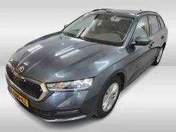 Grijs Gebruikt 2021 Skoda Octavia Business Line Stationwagen | € 21.900 (Eerlijke prijs)