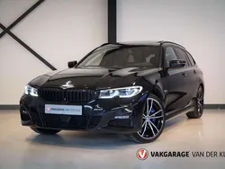 Zwart, metallic lak Gebruikt 2022 BMW 330e M Sport Stationwagen | € 38.950 (Eerlijke prijs)