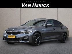 Grijs Gebruikt 2019 BMW 330e M Sport Sedan | € 29.945 (Iets duurder)