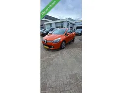 Rood Gebruikt 2015 Renault Clio GrandTour Dynamique Stationwagen | € 4.995 (Goede deal)