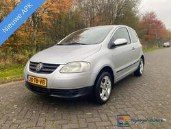 Grijs Gebruikt 2006 VW Fox Trendline Hatchback | € 1.599 (Duur)