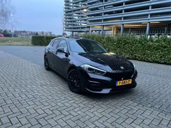 Zwart Gebruikt 2021 BMW 120 Hatchback | € 21.999