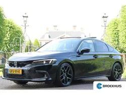 Zwart, metallic lak Gebruikt 2022 Honda Civic Advance Hatchback | € 33.400 (Super prijs)