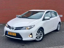 Wit Gebruikt 2013 Toyota Auris Hatchback | € 6.950 (Eerlijke prijs)