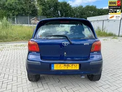 Blauw Gebruikt 2004 Toyota Yaris Hatchback | € 2.500 (Eerlijke prijs)