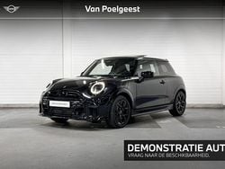 Midnight black (donker zwart) Gebruikt 2025 Mini Cooper Hatchback | € 48.310