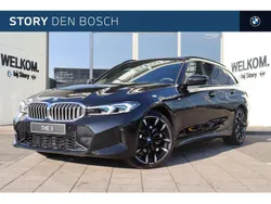 Zwart, metallic lak Nieuw 2025 BMW 330 Executive Stationwagen | € 74.995