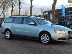 Blauw (metallic) Gebruikt 2009 Volvo V70 Kinetic Stationwagen | € 1.475 (Super prijs)