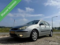 Grijs Gebruikt 2004 Ford Focus Futura Hatchback | € 1.495 (Eerlijke prijs)