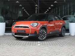 Rood Nieuw 2025 Mini Aceman Favoured SUV | € 42.950 (Goede deal)