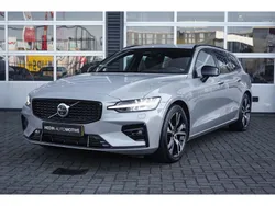 Grijs Gebruikt 2023 Volvo V60 Plus Stationwagen | € 43.995 (Duur)