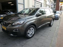 Grijs, metallic lak Gebruikt 2018 Peugeot 5008 MPV | € 16.950 (Eerlijke prijs)
