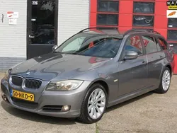 Grijs, metallic lak Gebruikt 2009 BMW 318 Stationwagen | € 2.850 (Eerlijke prijs)