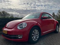 Rood Gebruikt 2016 VW Beetle Design Hatchback | € 11.950 (Eerlijke prijs)