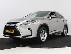 Sonic titanium metallic (grijs metallic) Gebruikt 2017 Lexus RX450h Luxury Line SUV | € 37.945 (Super prijs)