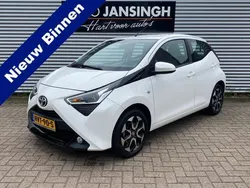 Wit Gebruikt 2021 Toyota Aygo X-play Hatchback | € 11.245 (Eerlijke prijs)