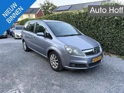 Grijs Gebruikt 2008 Opel Zafira MPV | € 5.445