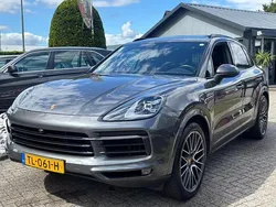 Grijs, metallic lak Gebruikt 2018 Porsche Cayenne SUV | € 39.950 (Super prijs)