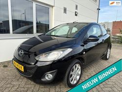 Zwart (metallic) Gebruikt 2011 Mazda 2 Hatchback | € 4.850 (Eerlijke prijs)