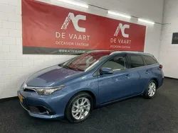 Blauw Gebruikt 2015 Toyota Auris Hatchback | € 14.999 (Duur)