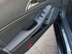 Zwart Gebruikt 2013 Mercedes CLA200 Ambition Sedan | € 15.000 (Eerlijke prijs)