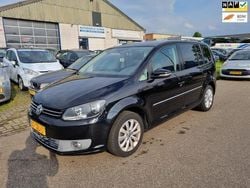 Zwart Gebruikt 2011 VW Touran Highline MPV | € 3.999 (Super prijs)