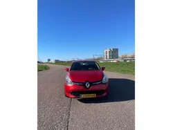 Rood Gebruikt 2013 Renault Clio IV Expression Hatchback | € 6.750 (Iets duurder)