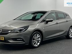 Grijs Gebruikt 2017 Opel Astra Innovation Hatchback | € 999.999