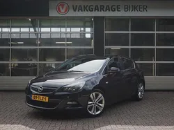 Zwart Gebruikt 2012 Opel Astra Sport Hatchback | € 7.500 (Iets duurder)