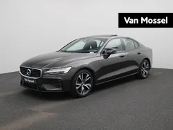 Grijs Gebruikt 2020 Volvo S60 R-Design Sedan | € 32.945 (Eerlijke prijs)