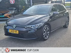 Zwart Gebruikt 2020 VW Golf VIII Business Hatchback | € 22.900 (Iets duurder)