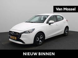 Wit Gebruikt 2024 Mazda 2 Center-Line Hatchback | € 18.940 (Eerlijke prijs)