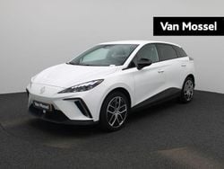 Wit Gebruikt 2023 MG MG4 EV Luxury Hatchback | € 22.777 (Eerlijke prijs)