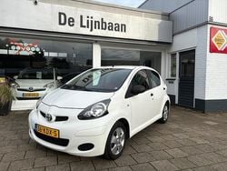 Wit Gebruikt 2009 Toyota Aygo Hatchback | € 3.450 (Eerlijke prijs)