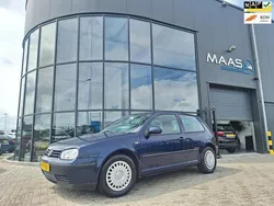 Blauw Gebruikt 2000 VW Golf IV Trendline Hatchback | € 1.950 (Eerlijke prijs)