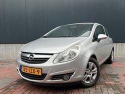 Grijs Gebruikt 2009 Opel Corsa Edition Hatchback | € 2.899 (Goede deal)