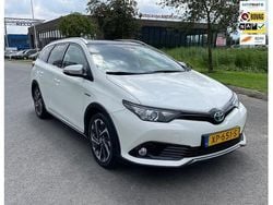Wit, metallic lak Gebruikt 2019 Toyota Auris Touring Sports Stationwagen | € 17.450 (Eerlijke prijs)