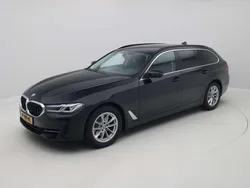 Zwart Gebruikt 2022 BMW 520 Stationwagen | € 36.950 (Goede deal)