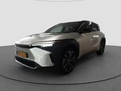 Zilver metallic Gebruikt 2025 Toyota bZ4X Premium SUV | € 48.495 (Duur)