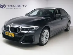 Zwart Gebruikt 2022 BMW 530 M Sport Sedan | € 39.950 (Goede deal)