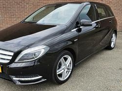 Zwart Gebruikt 2012 Mercedes B180 Ambition MPV | € 6.999 (Eerlijke prijs)